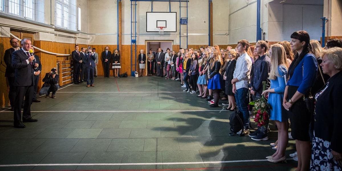 FOTO Andrej Kiska otvoril školský rok na gymnáziu v Modre