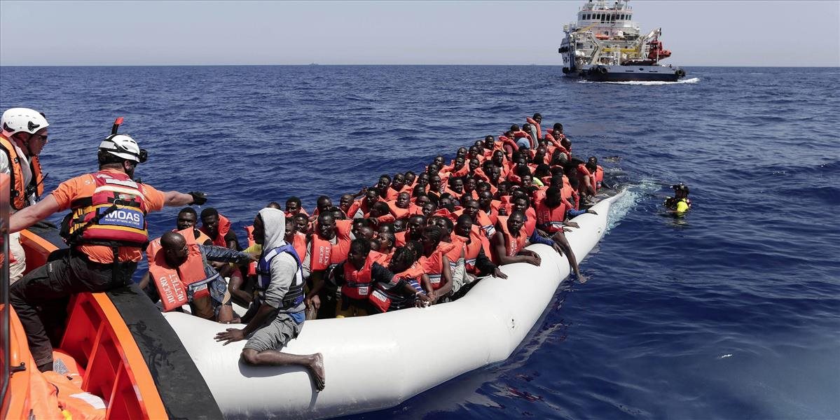 Talianske námorníctvo zachránilo ďalších 500 migrantov