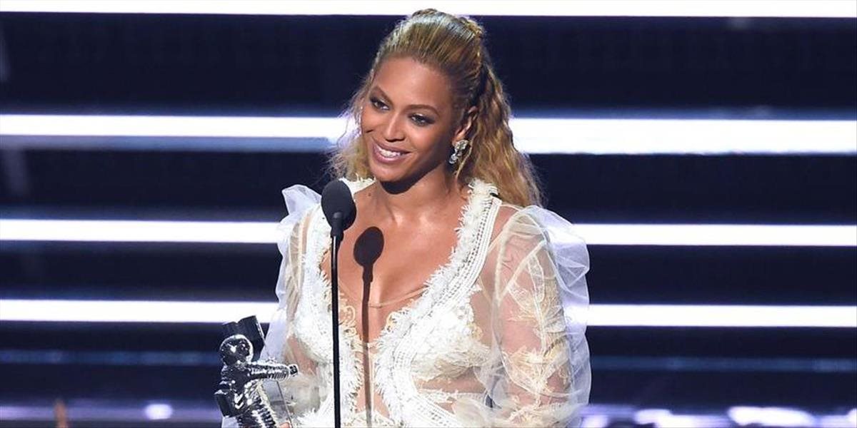 Speváčka Beyoncé presunula koncert, lekár jej nariadil hlasový pokoj