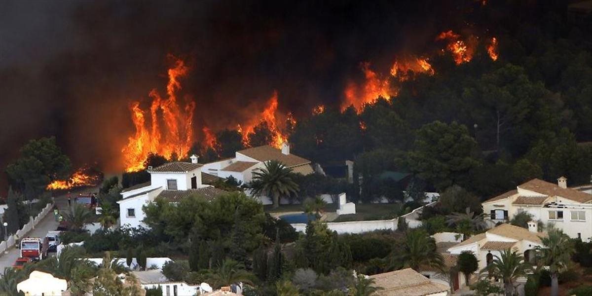 FOTO a VIDEO Veľký lesný požiar v španielskom Alicante má na svedomí podpaľač