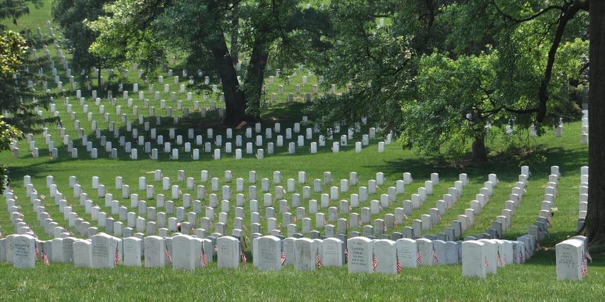 Na Arlingtonskom cintoríne už môžu pochovávať pilotky: Umožnil to nový zákon