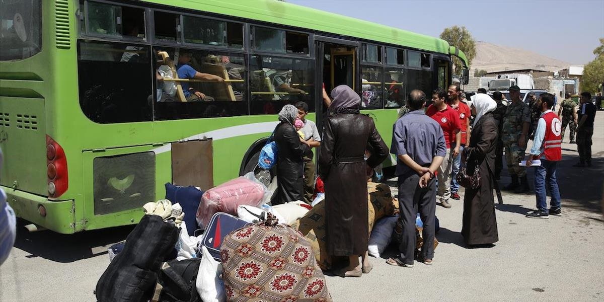 Boje v strednej Sýrii donútili vyše 100-tisíc ľudí, aby opustili svoje domovy