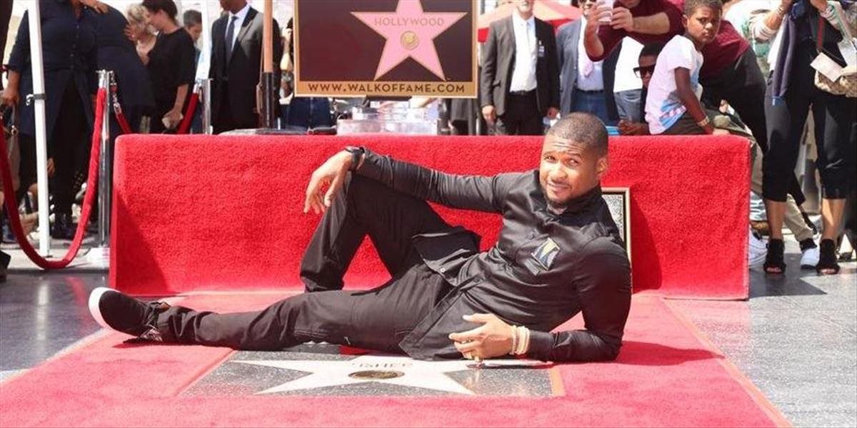 Spevák a herec Usher má svoju hviezdu na Hollywoodskom chodníku slávy