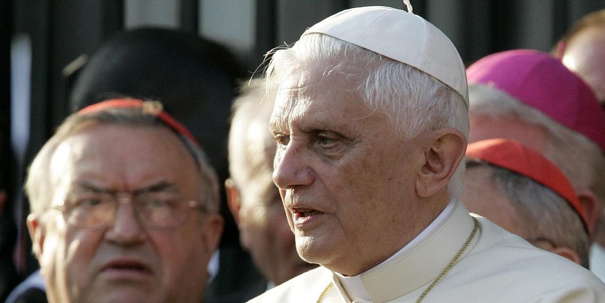 Bývalý pápež Benedikt XVI. v autobiografii priznal problémy s riadením Vatikánu