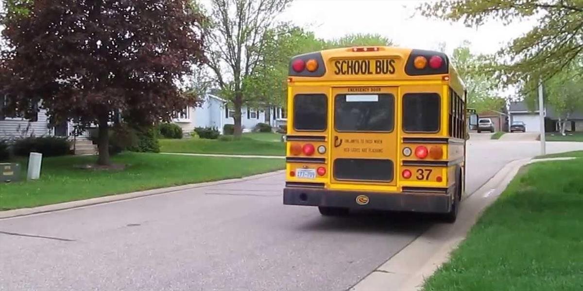 Škôlkara zabudli v školskom autobuse: Strávil tam takmer štyri hodiny