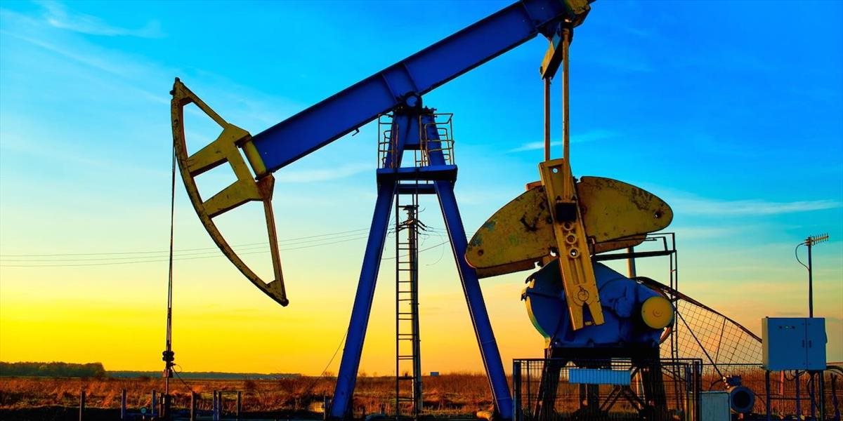 Ceny ropy mierne klesli, americká WTI sa obchoduje nad 47 USD za barel