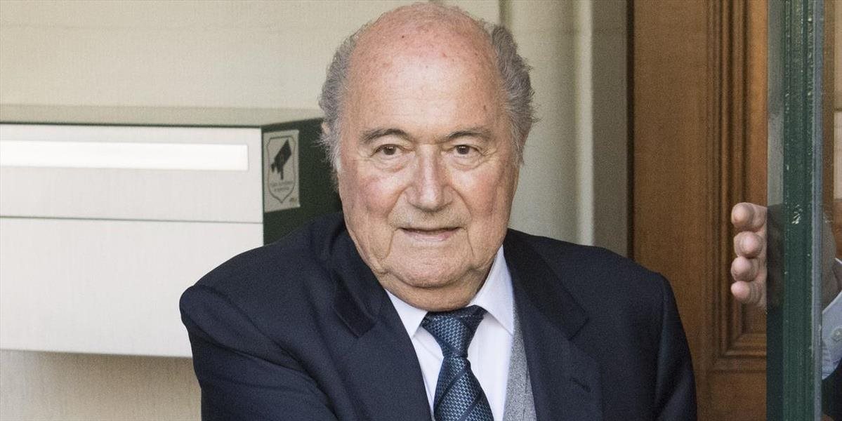 FIFA začala Blattera vyšetrovať pre astronomické odmeny