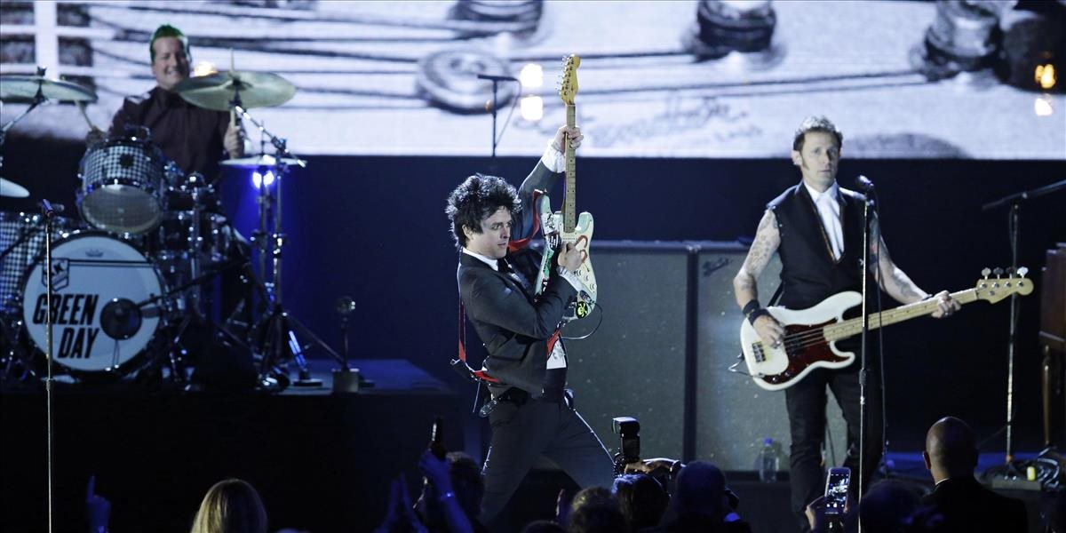 VIDEO Green Day predstavili skladbu Revolution Radio