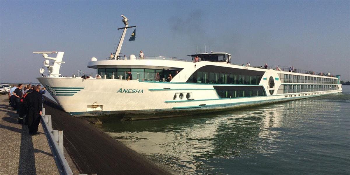 Havária na Dunaji: Výletná loď plná turistov narazila do brehu!