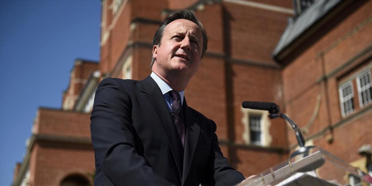 Bond: Cameron bol najkatastrofálnejším premiérom, akého Británia kedy mala