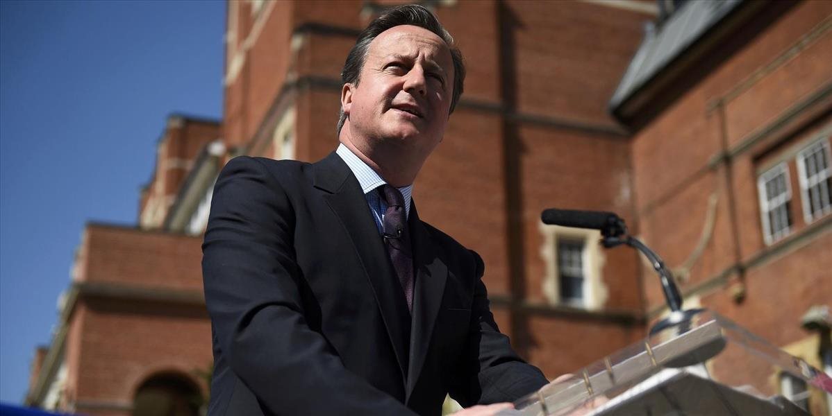Bývalý premiér Cameron sa vzdal poslaneckého mandátu