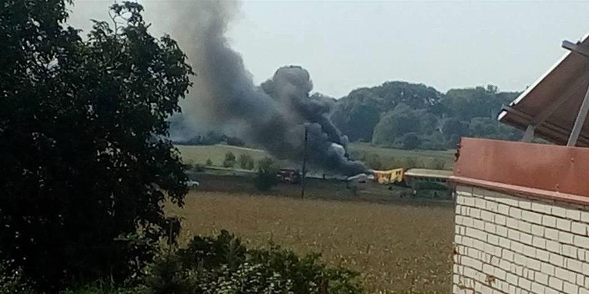 Tragická nehoda v Česku: Vlak sa zrazil s traktorom, vodič nehodu neprežil