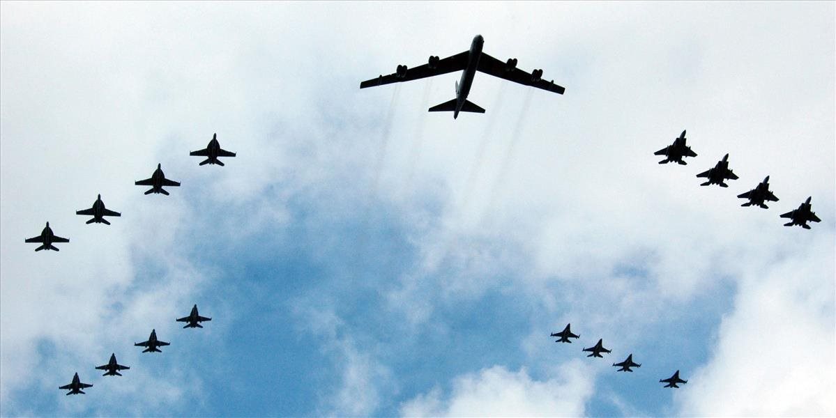 Na Dni NATO do Ostravy prileteli americké strategické bombardéry