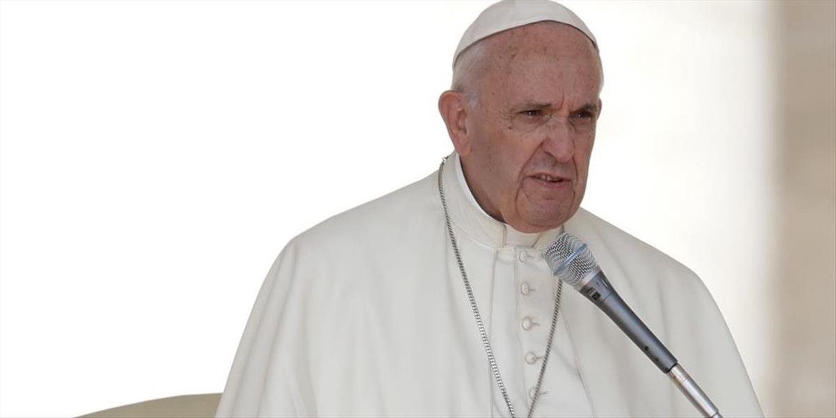 Pápež si uctil francúzskeho kňaza Hamela a naznačil, že smeruje k svätosti