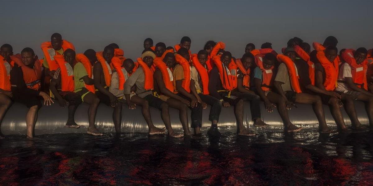 V Stredozemnom mori zachránili najmenej 650 migrantov, piati zomreli