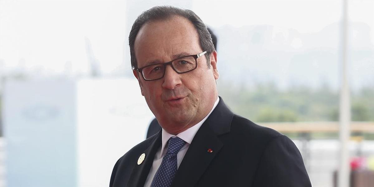 Hollande pred summitom navrhol užší kruh rýchlejšie napredujúcich krajín EÚ