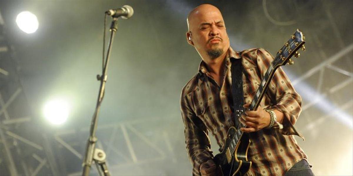 Gitarista Pixies nastúpil na liečbu závislosti od alkoholu a drog