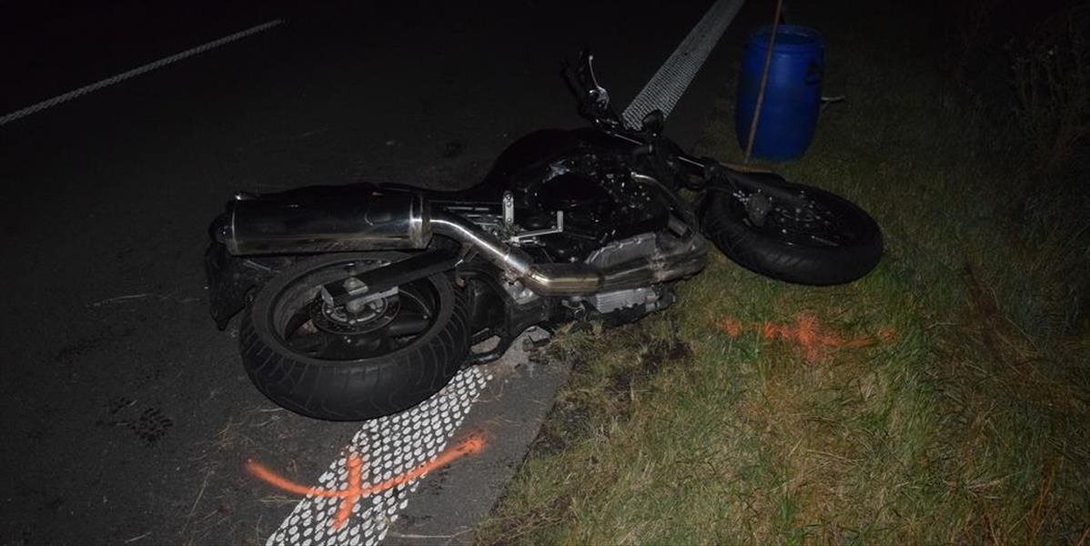 FOTO Motocyklista (†24) neprežil zrážku s autom neďaleko Nových Zámkov