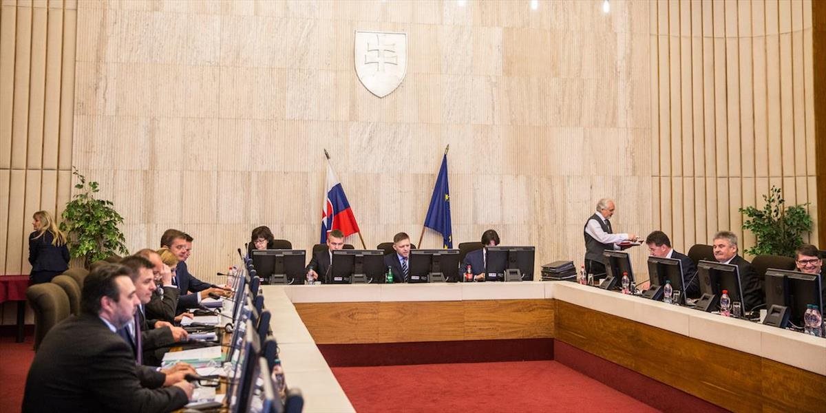 Vláda po deviatich výjazdoch do regiónov zasadne opäť v Bratislave