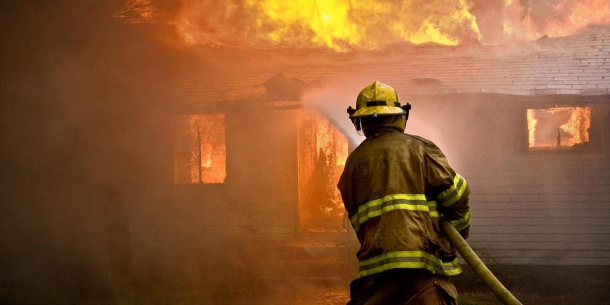 Tragédia v obci Malé Trakany: Dvojica zhorela pri požiari unimobunky