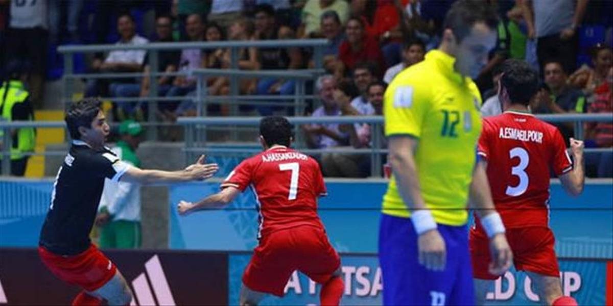Brazília titul neobháji, v osemfinále senzačne vypadla s Iránom