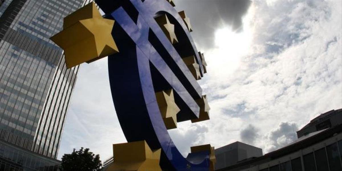 Banky v eurozóne si od ECB vzali viac lacných úverov, ako trhy čakali