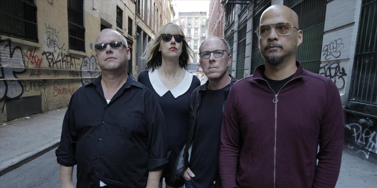 Pixies streamujú album Head Carrier