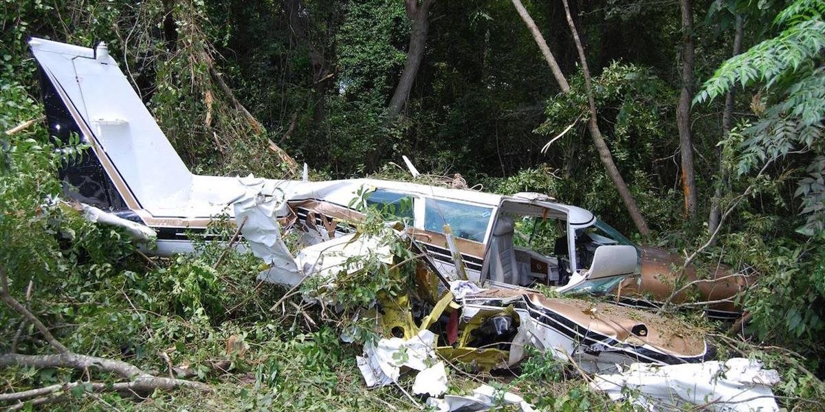 V Zlínskom kraji v Čechách sa zrútilo malé lietadlo, pilot zahynul