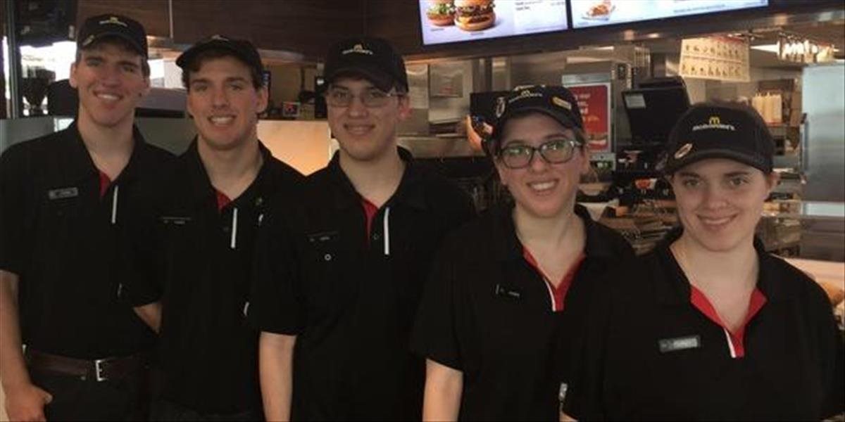 Pätorčatá z Michiganu si našli prvé zamestnanie spolu v McDonald's