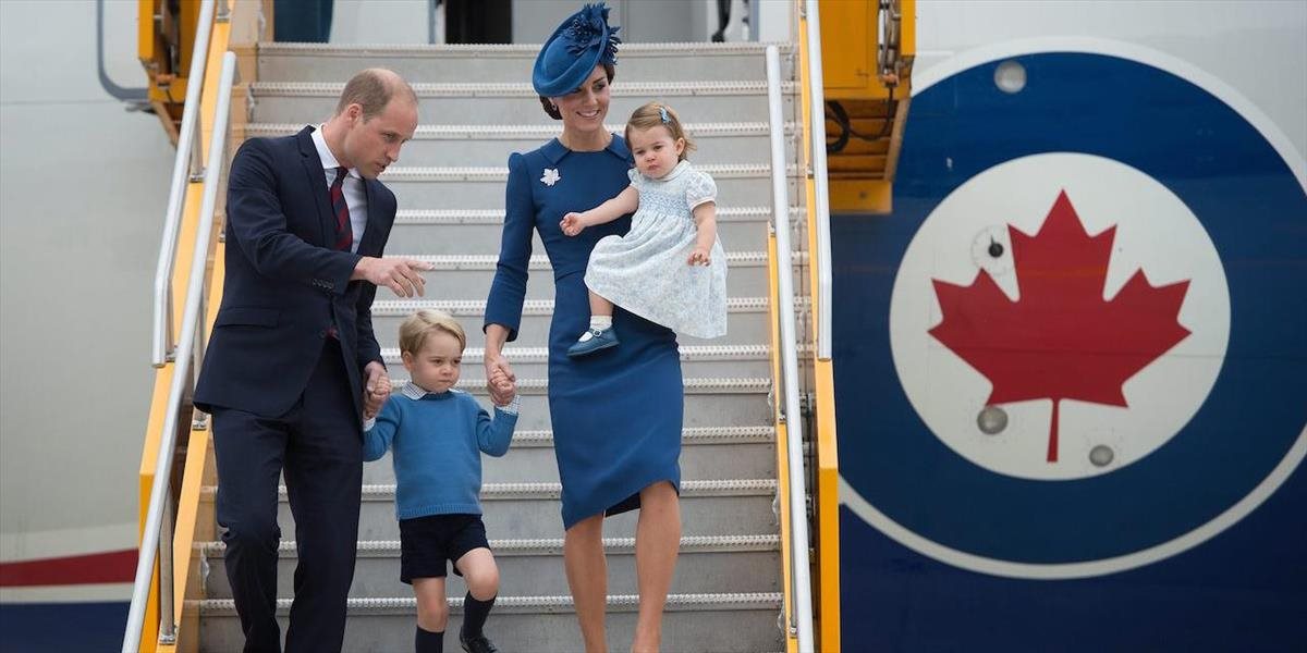 VIDEO Britský princ William s manželkou a deťmi pricestoval na návštevu Kanady