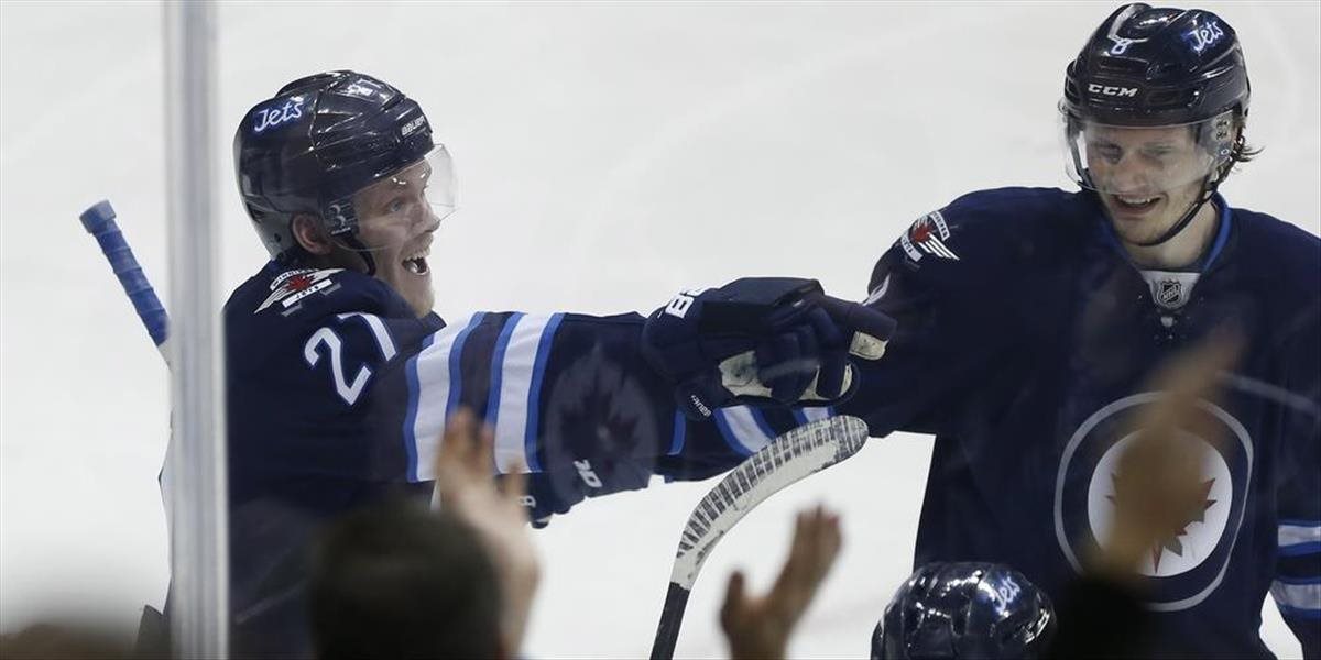 NHL: Trouba vynechá kemp Winnipegu, žiada výmenu