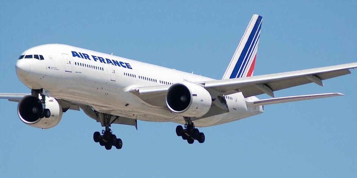 Lietadlo Air France vypustilo palivo nad chránenými lesmi pri Fontainebleau