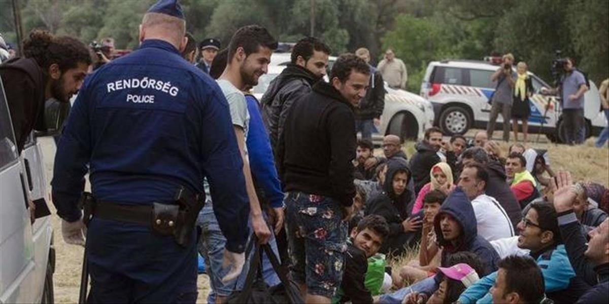 Správa Amnesty International: S utečencami sa v Maďarsku zle zaobchádza
