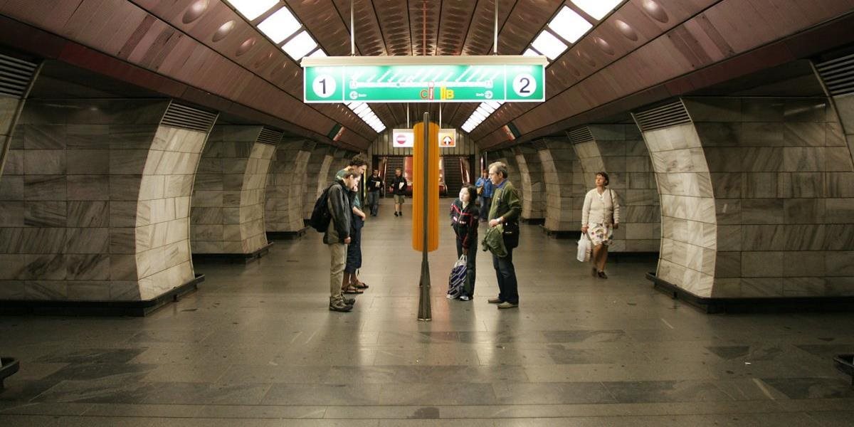 V Prahe zadržali tínedžerov, ktorí majú zrejme na rováši júlový útok z metra