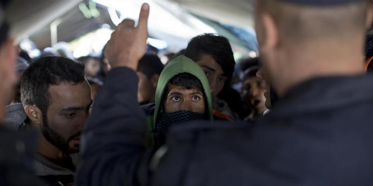 Srbská polícia zatkla migrantov, ktorí ušli z väzby na belehradskom letisku