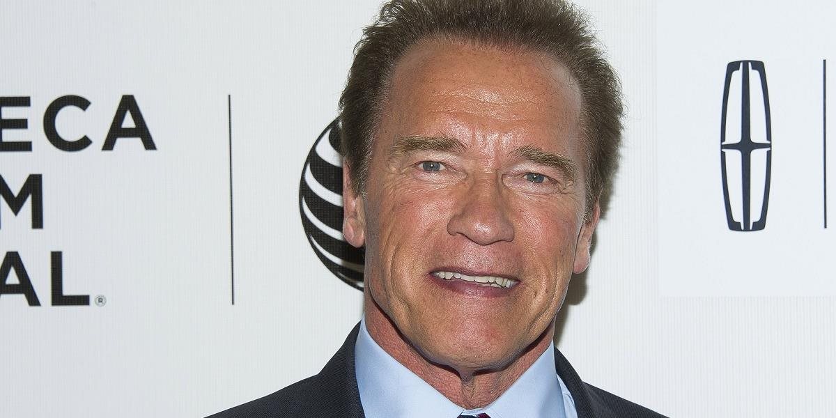Bicyklujúci Schwarzenegger mal na stanici v Mníchove konfrontáciu s políciou