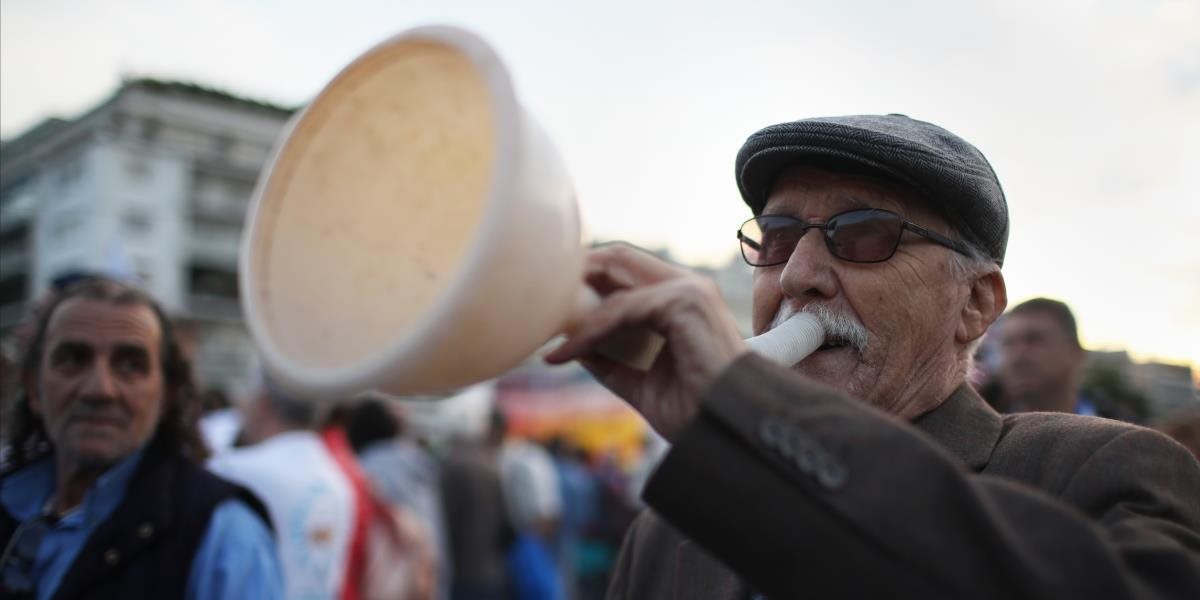 Grécka polícia použila na rozohnanie protestu dôchodcov paprikový sprej