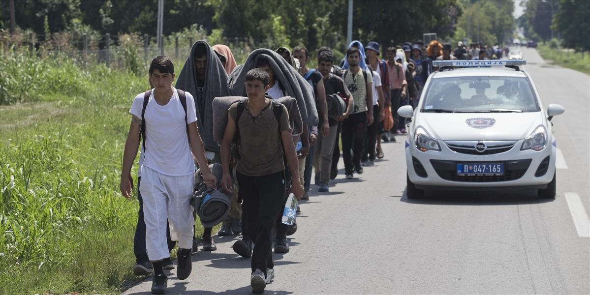 Srbsko zatvorí svoje hranice pre migrantov, varoval prezident Nikolič