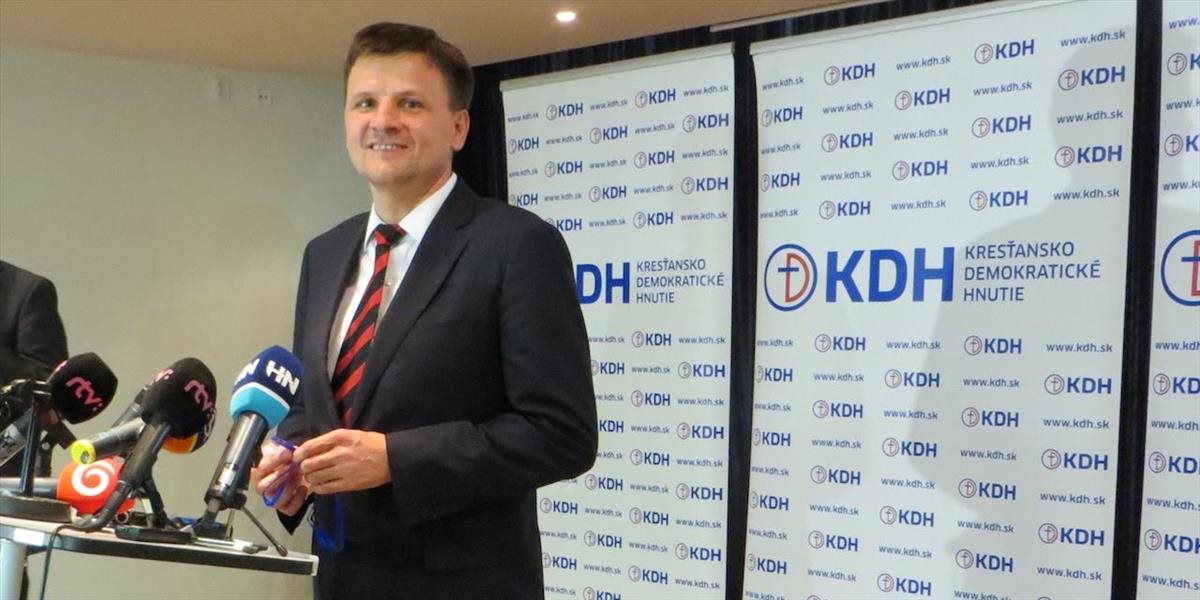 Predseda KDH Andrej Hlina má problém: Šéfuje aj inej strane, stanovy to zakazujú!