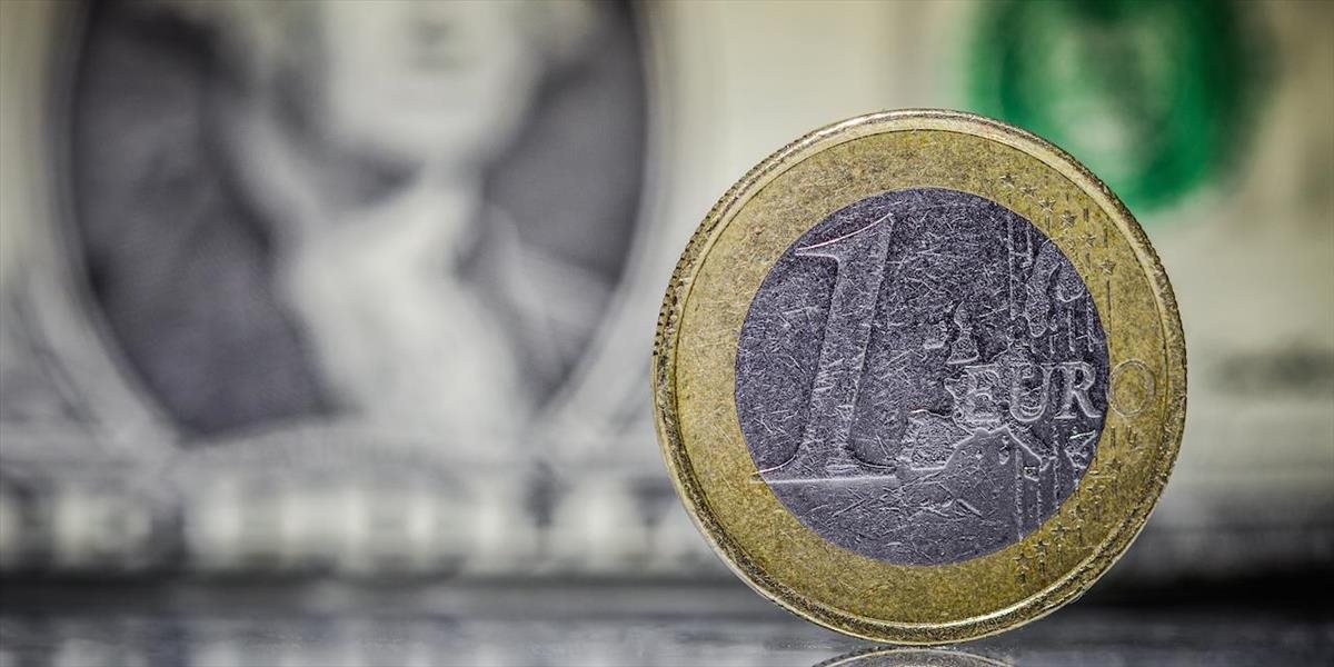 Kurz eura klesol na 1,1187 USD/EUR