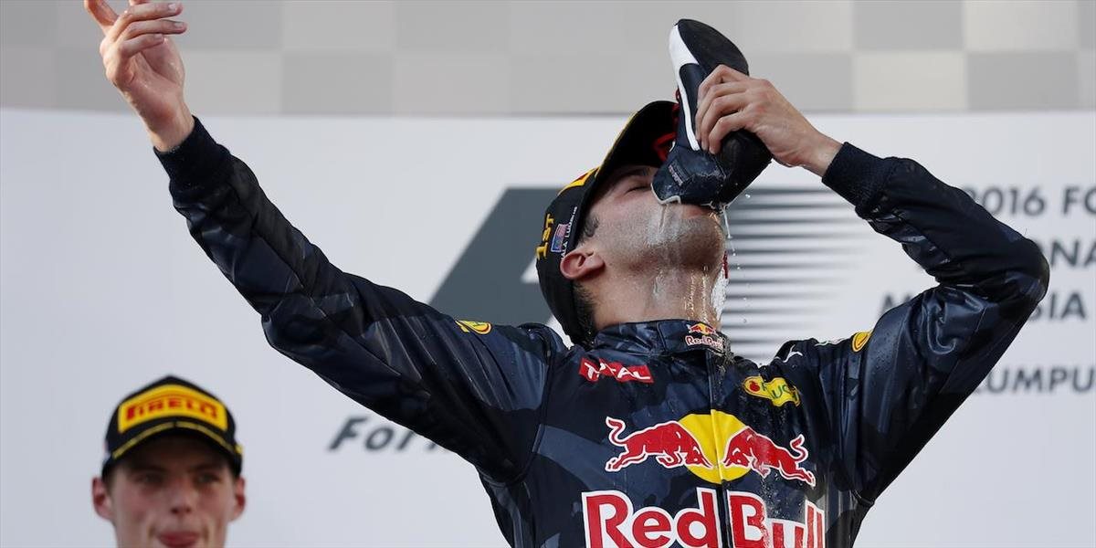 F1: Malajzijský súd prepustil Ricciardových fanúšikov