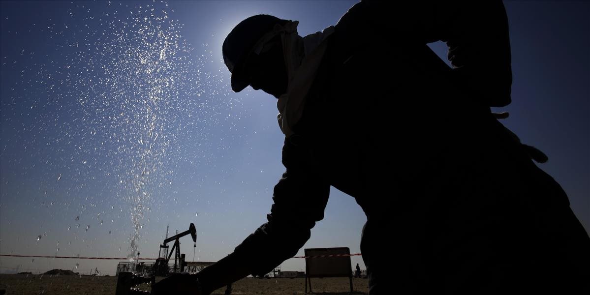 OPEC môže v novembri rozhodnúť o výraznejšom znížení ťažby ropy