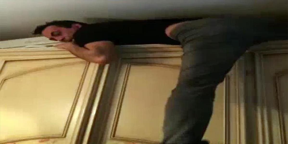 FOTO a VIDEO Mafián za skriňou: Hlavu kalábrijskej mafie Antonia Pelleho alias "Mamu" dolapili v jeho vlastnom dome