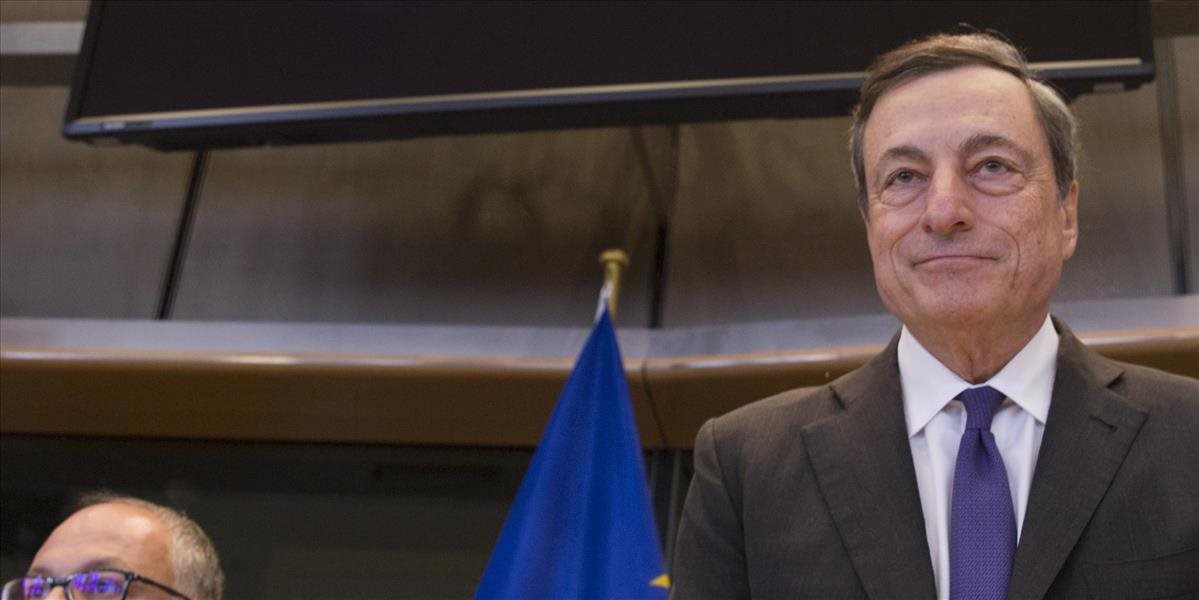 Draghi: ECB bude pokračovať v extrémne uvoľnenej menovej politike