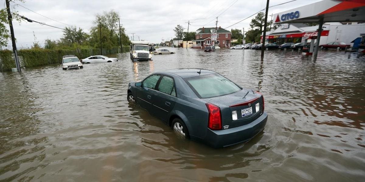 VIDEO Severnú Karolínu sužujú po prechode hurikánu záplavy