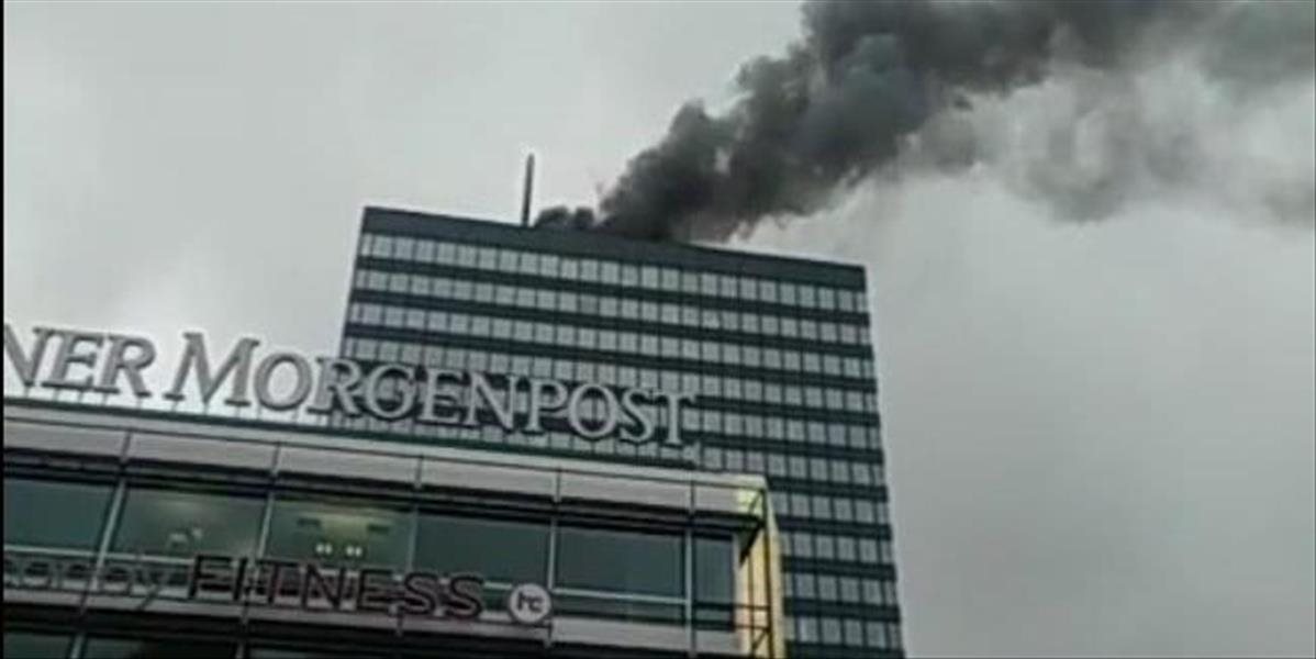 VIDEO Požiar zachvátil strechu berlínskeho komplexu s nákupným centrom