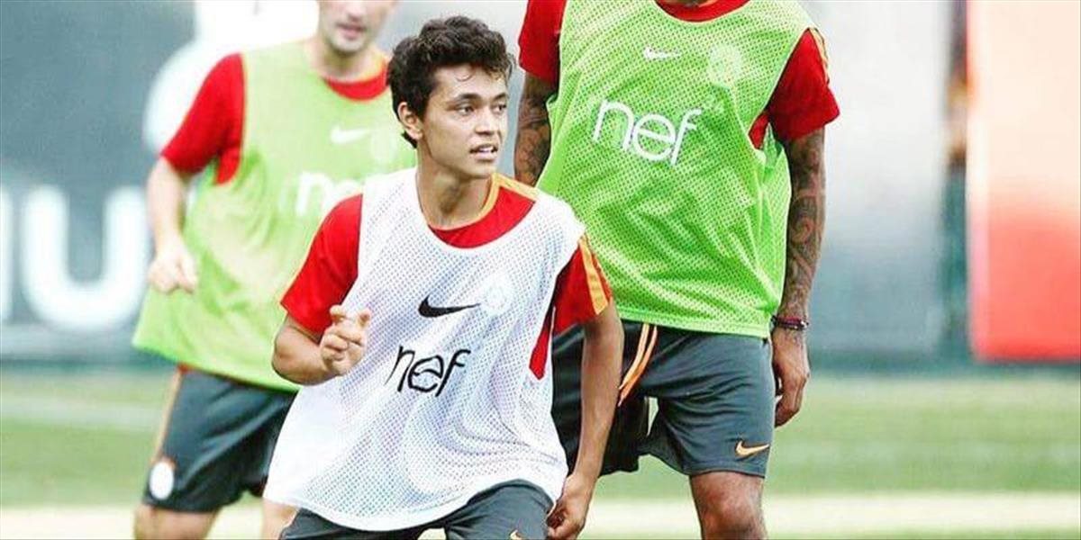 Galatasaray Istanbul postavil proti Levski Sofia iba 14 ročného Mustafu