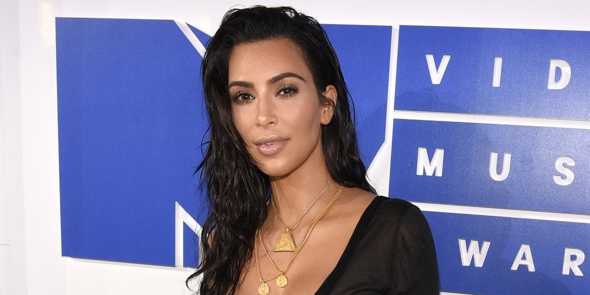 Kim Kardashian zažalovala internetový portál za urážku na cti