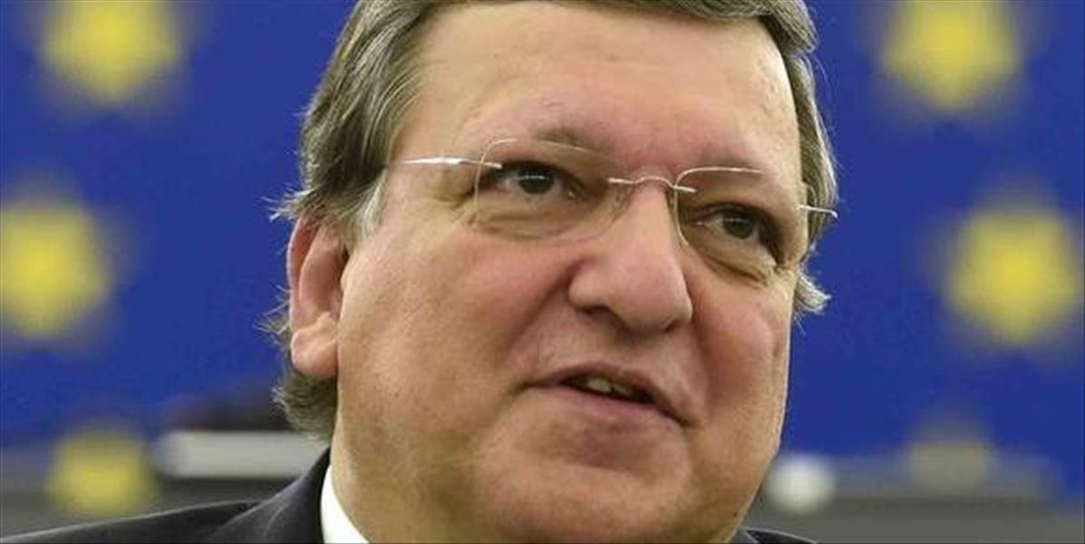 Euroúradníci predložili petíciu so 150 tisíc podpismi proti Barrosovi
