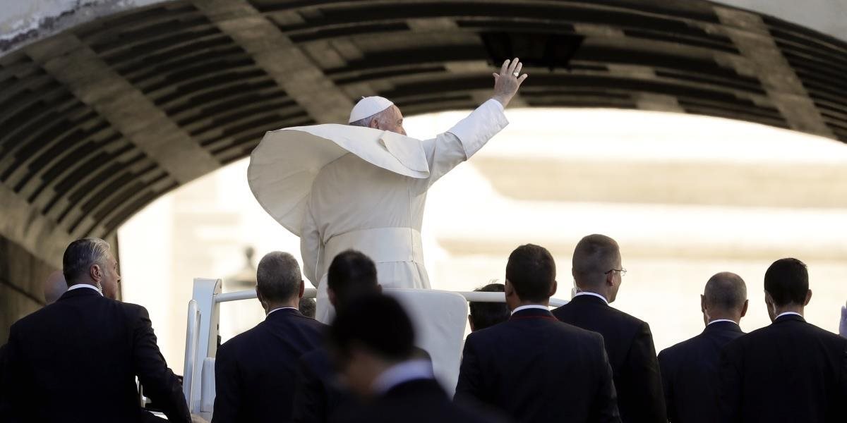 Jezuitský rád zvolil nového "čierneho pápeža" - Latinskoameričana